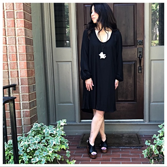 ✨LAST ONE ✨Black midi long sleeves swing dress - Picture 3 of 5